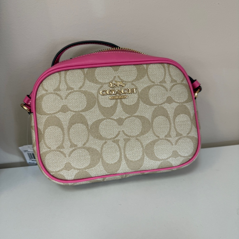 Coach C9926 camera bag - Picture 3 of 10